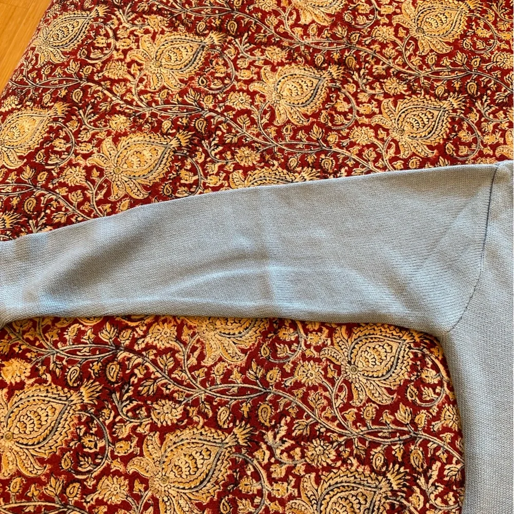 Sweater - Picture 5 of 5